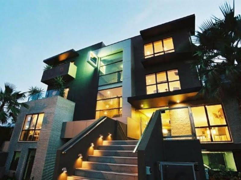 Melbourne Vivo Aparthotel Exterior photo